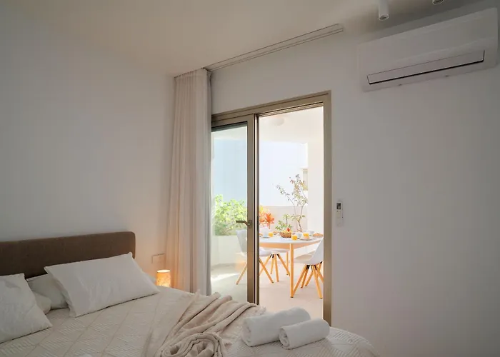 Апартаменты Exotic Garden Mar *